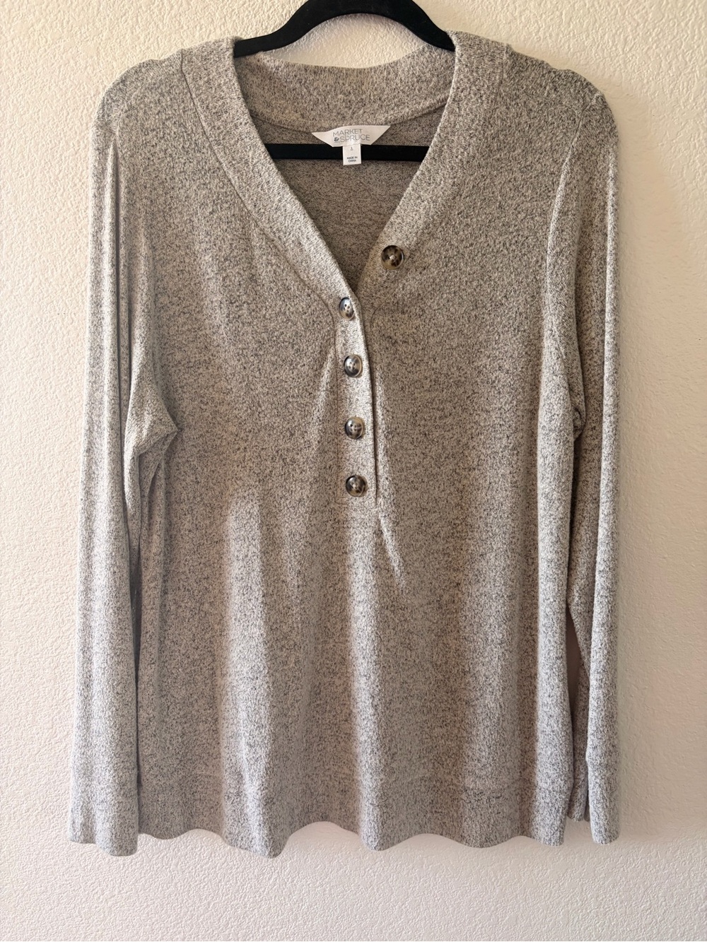 Market & Spruce Heathered Light Gray Henley Long Sleeve Top